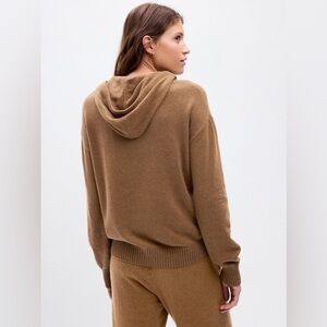 GAP Size L Tall Pullover Drawstring Knit Hoodie - Camel